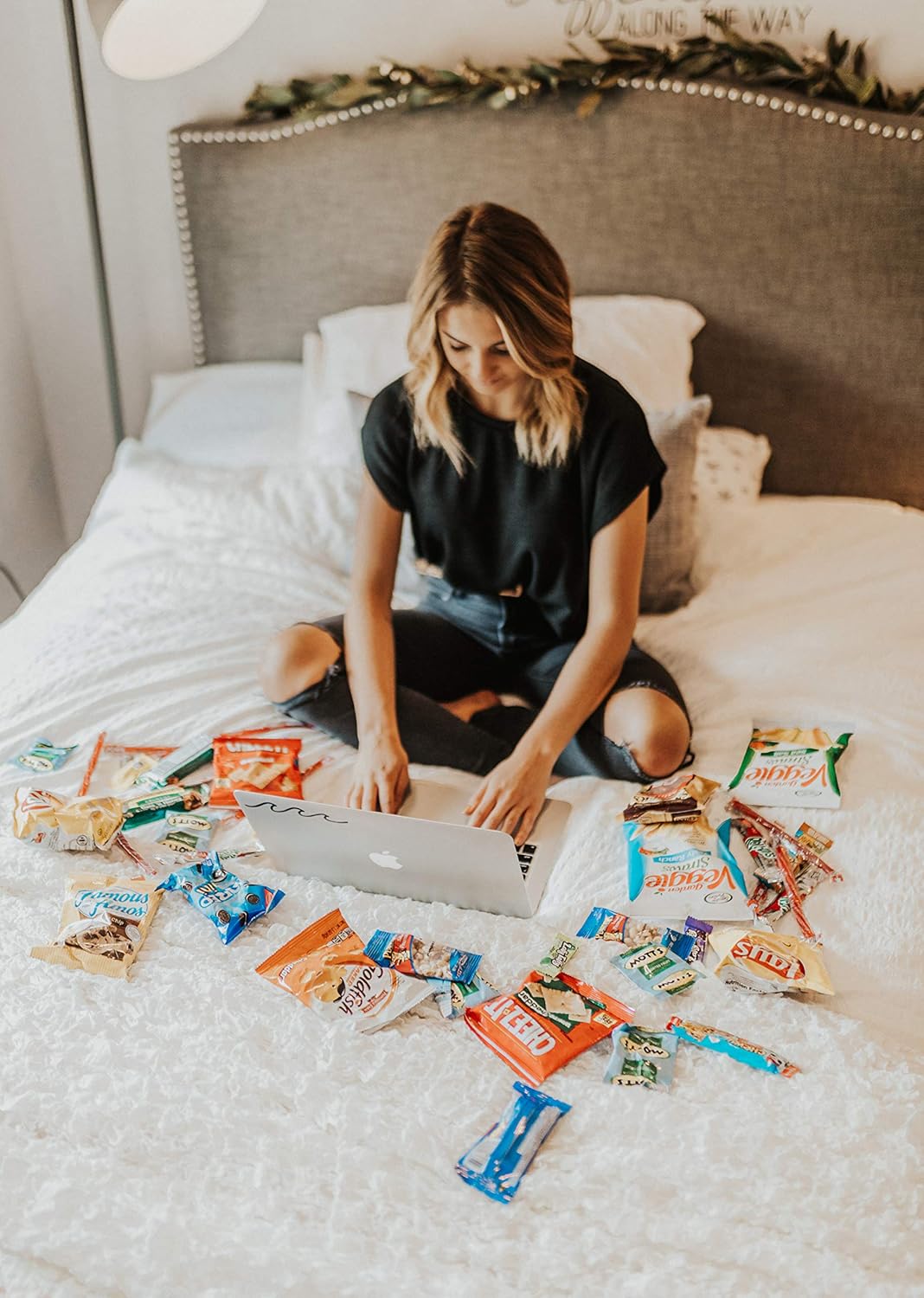 Snack Box: American Variety Pack, 40 Different Snacks